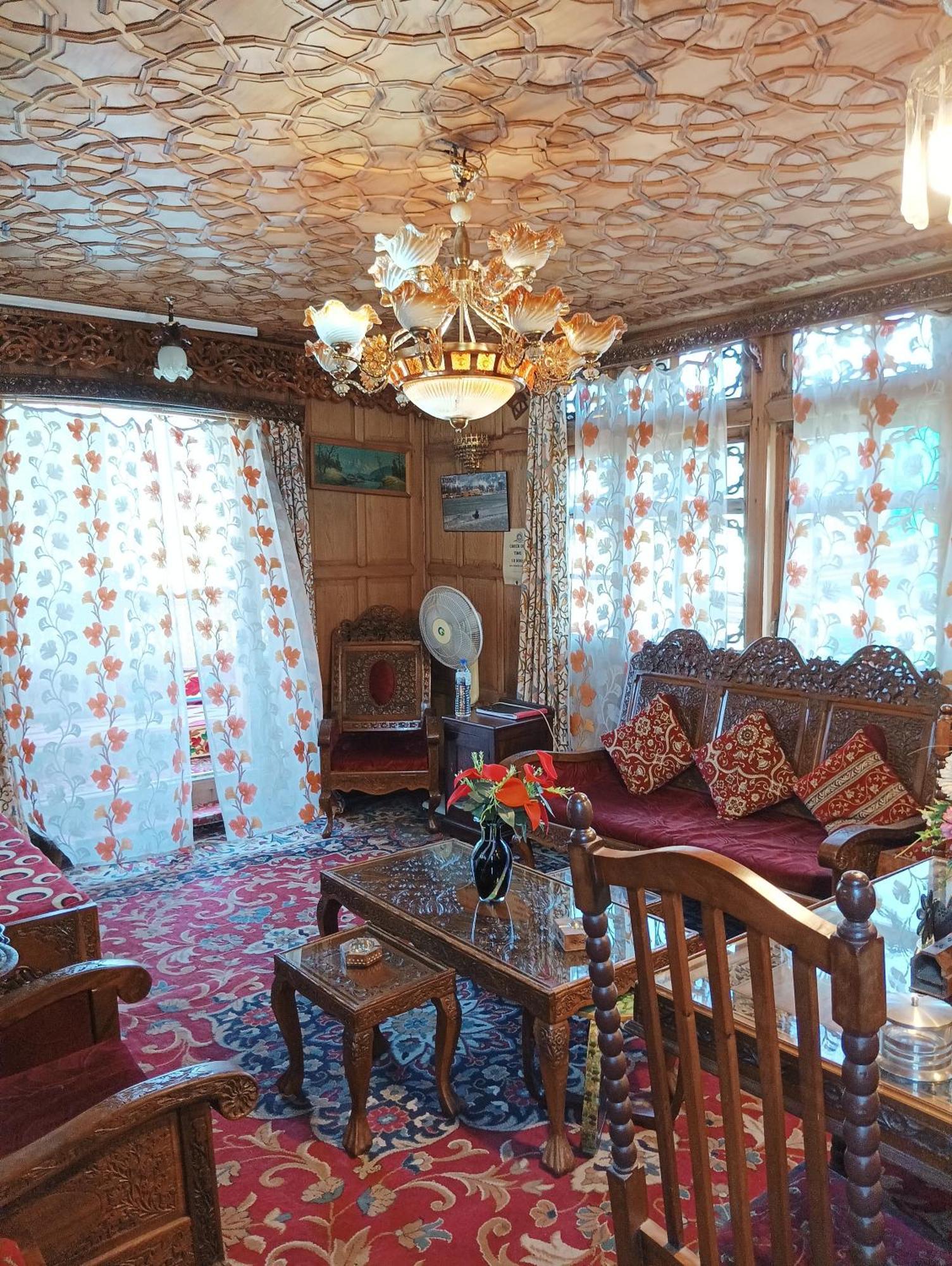 Hotel New Minar Group Of Houseboats Srīnagar Exterior foto