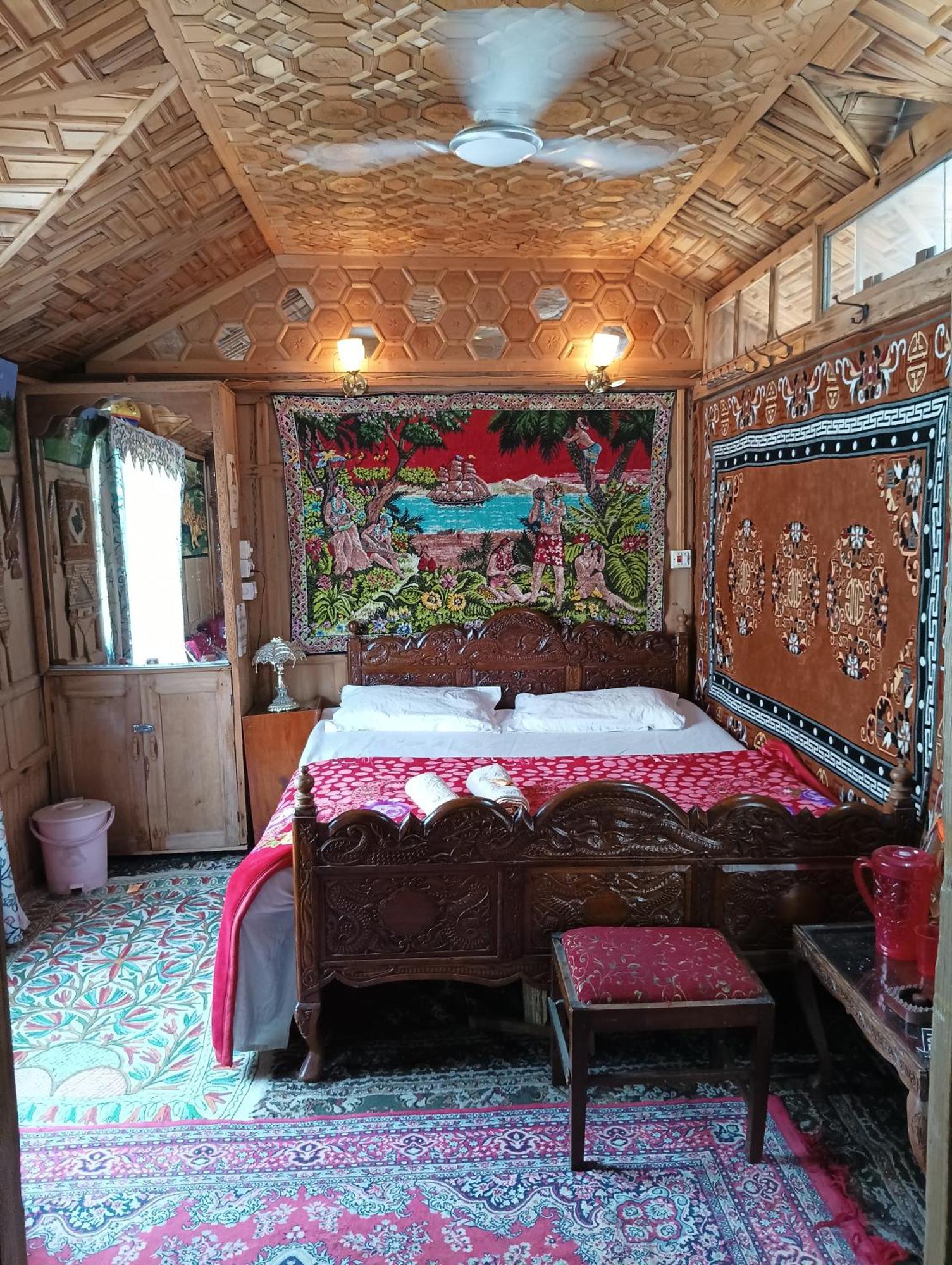 Hotel New Minar Group Of Houseboats Srīnagar Exterior foto
